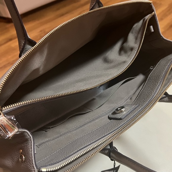 👜👜Furla pebbled leather tote bag with Removable shoulder straps. - Picture 14 of 16